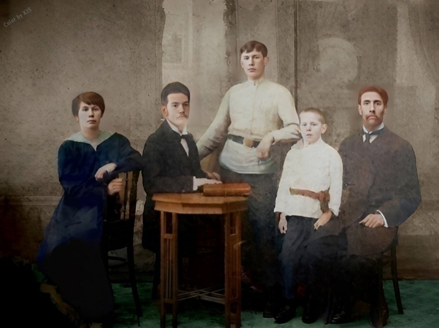 Семейная фотография начала 1900-х годов.