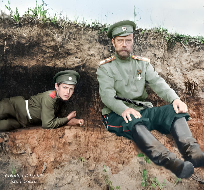 Николай II и Алексей в окопе