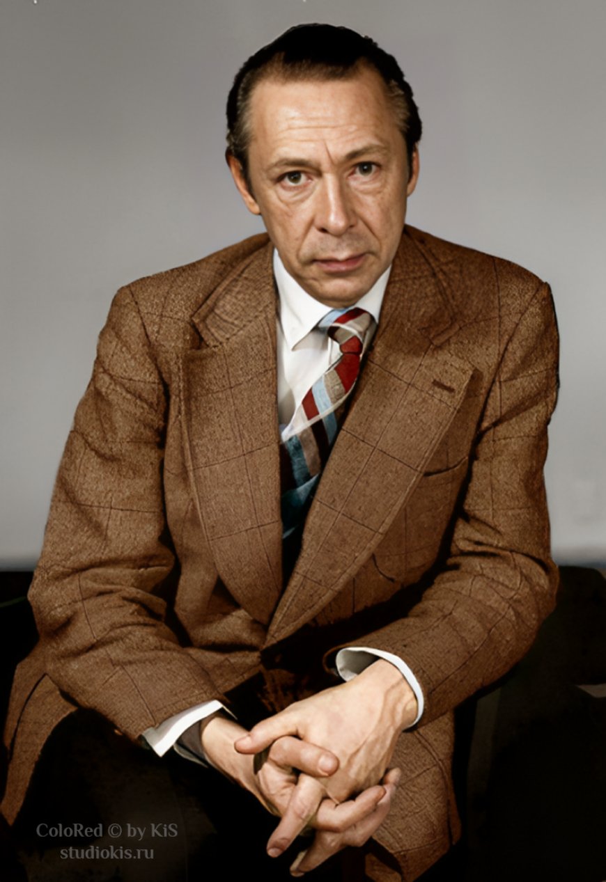 Олег Ефремов